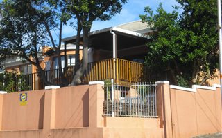 3 Bedroom House in University Estate