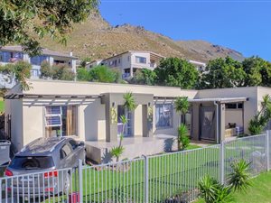 3 Bed House in Mountainside