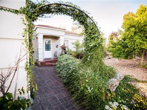 3 Bed House in Somerset West Central