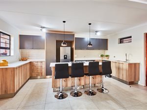 3 bedroom flat for sale in Glen Marais | T3224438