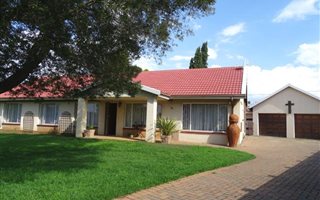 4 Bedroom House in Miederpark