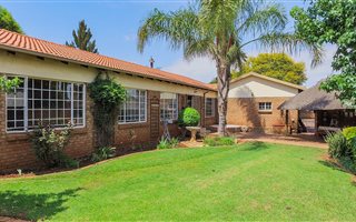 4 Bedroom House in Pierre van Ryneveld