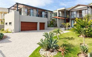 3 Bedroom House in Cola Beach