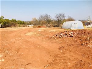 2 ha Farm in Die Hoewes
