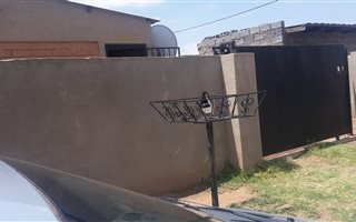 2 Bedroom House in Kwa Thema
