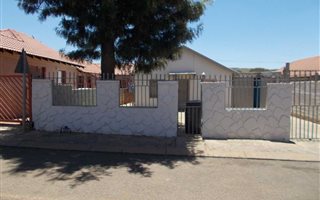 4 Bedroom House in Lotus Gardens