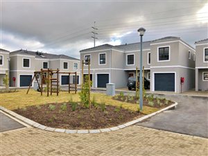 3 Bedroom Townhouse in Parklands North
