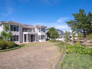 3 Bed House in Erinvale Estate