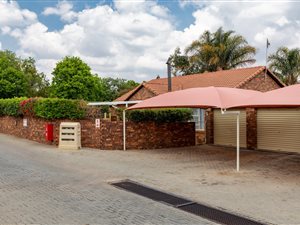 3 Bed Townhouse in Strubens Valley