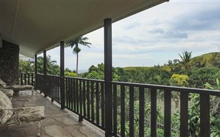 5 Bedroom House in Westbrook