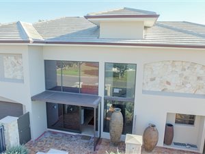 7 Bed House in Yzerfontein