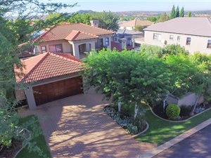 4 Bed House in Bronberg