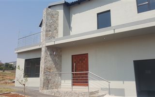 3 Bedroom House in Olympus Country Estate
