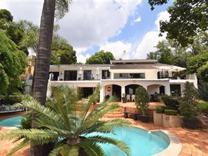4 Bed House in Groenkloof