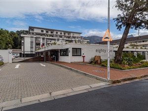 2 Bed Apartment in Kenilworth Upper