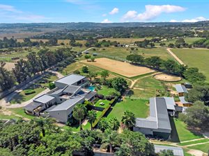 6 Bed House in Kyalami AH