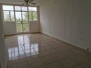 3 Bed Apartment in Sinoville