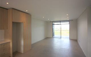 2 Bedroom Apartment in Somerset Lakes