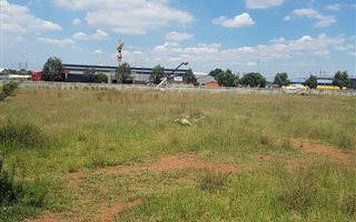 3.8 ha Land available in Alrode