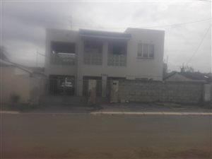 7 Bed House in KwaMashu