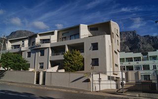 2 Bedroom Apartment in Vredehoek