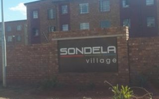 2 Bedroom Apartment in Springs Central
