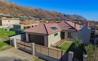 3 Bedroom House in Anchorage Park