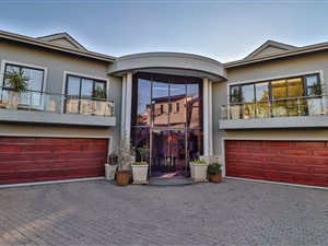 5 Bed House in Ruimsig