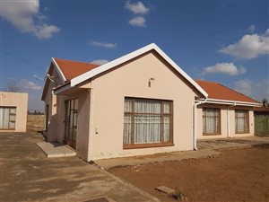 3 Bed House in Meyerton Park