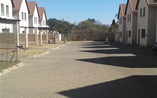 3 Bedroom Townhouse in Lydenburg