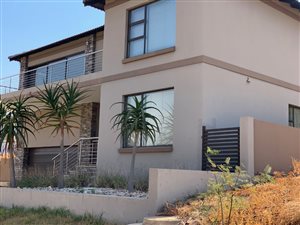 4 Bed House in Kosmos