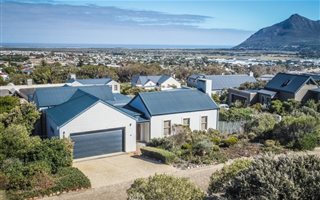 4 Bedroom House in Stone Haven Estate