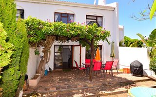 4 Bedroom Townhouse in Longdown Estate