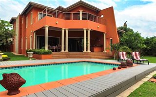 5 Bedroom House in Pebble Rock
