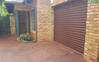 2 Bedroom Townhouse in Montana Park