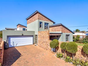 3 Bed Cluster in Pomona