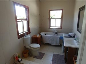 700 m² Commercial space in Glenwood