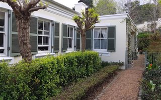 2 Bedroom House in Constantia