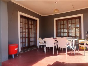 4 Bed House in Kwaggasrand