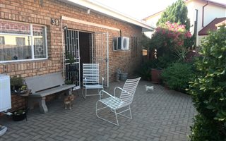 4 Bedroom House in Kestellhof