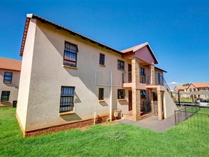 2 Bed Apartment in Grobler Park