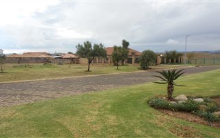 1023 m² Land available in Protea Ridge