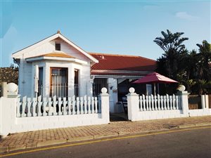 5 Bed House in Mossel Bay Central