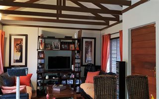 3 Bedroom House in Die Hoewes