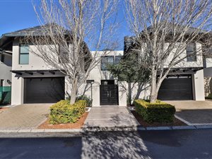 4 Bed House in Pearl Valley On Val De Vie