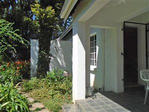 1 Bedroom Garden Cottage in Parktown North