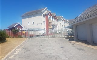 3 Bedroom House in Aston Bay