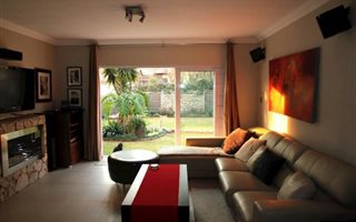 3 Bedroom Simplex in Gallo Manor