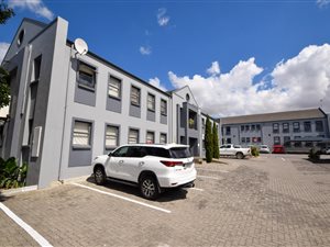 120 m² Commercial space in Durbanville Central