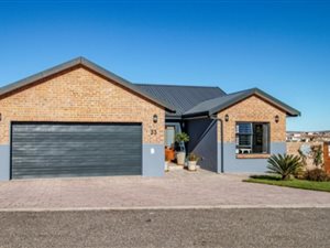 3 Bed House in Reebok